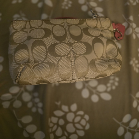 Coach Beige and Salmon Pink Signature Clutch Wristlet EUC - Picture 9 of 11